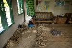 Weaving a mat